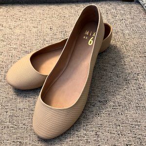 Mix No. 6 Ballet Flats, Cream Size 9 NEW!
